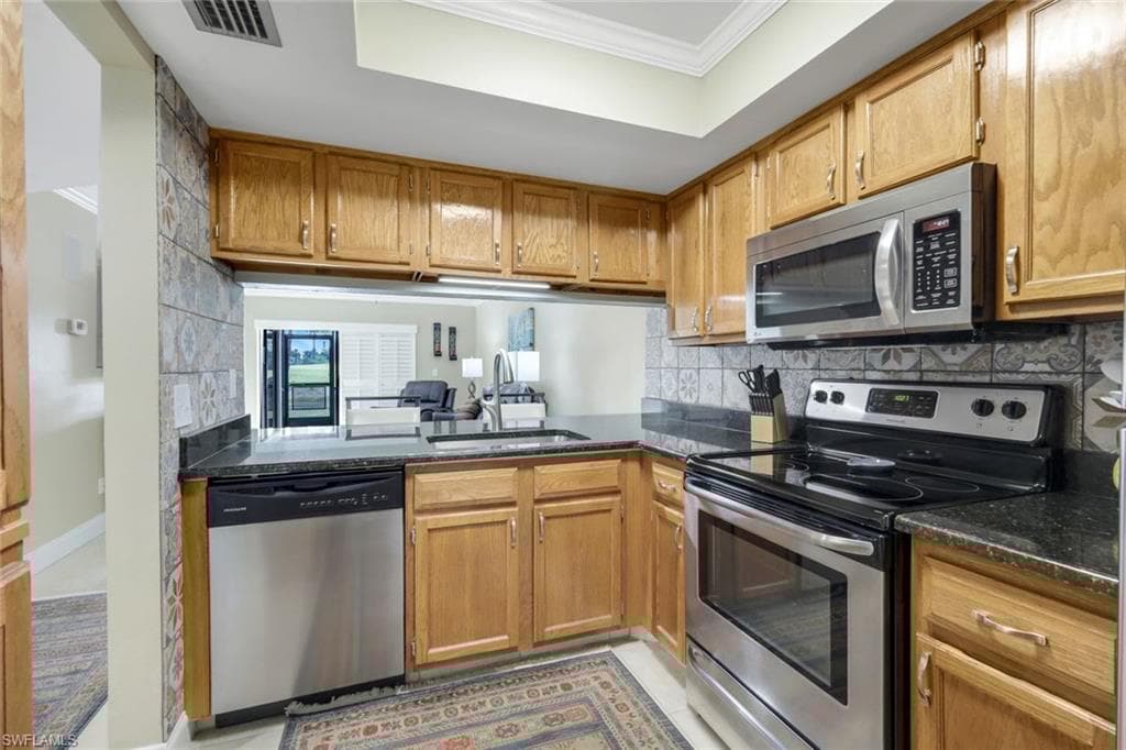 5857 Rattlesnake Hammock Rd 107, Naples, FL 34109-7