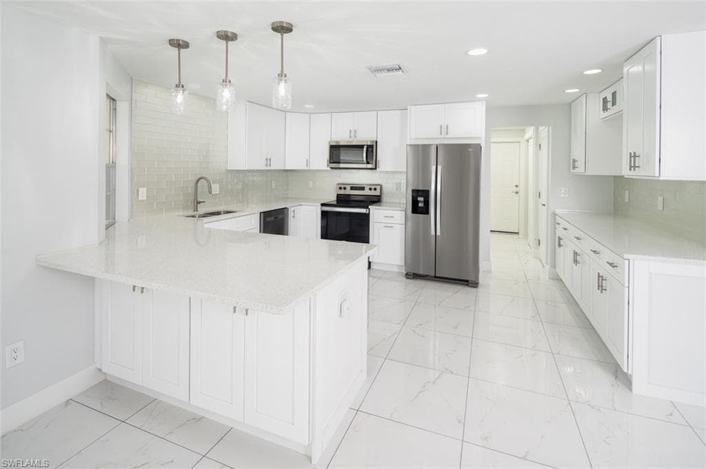 320 Bow Line Dr, Naples, FL 34103-10