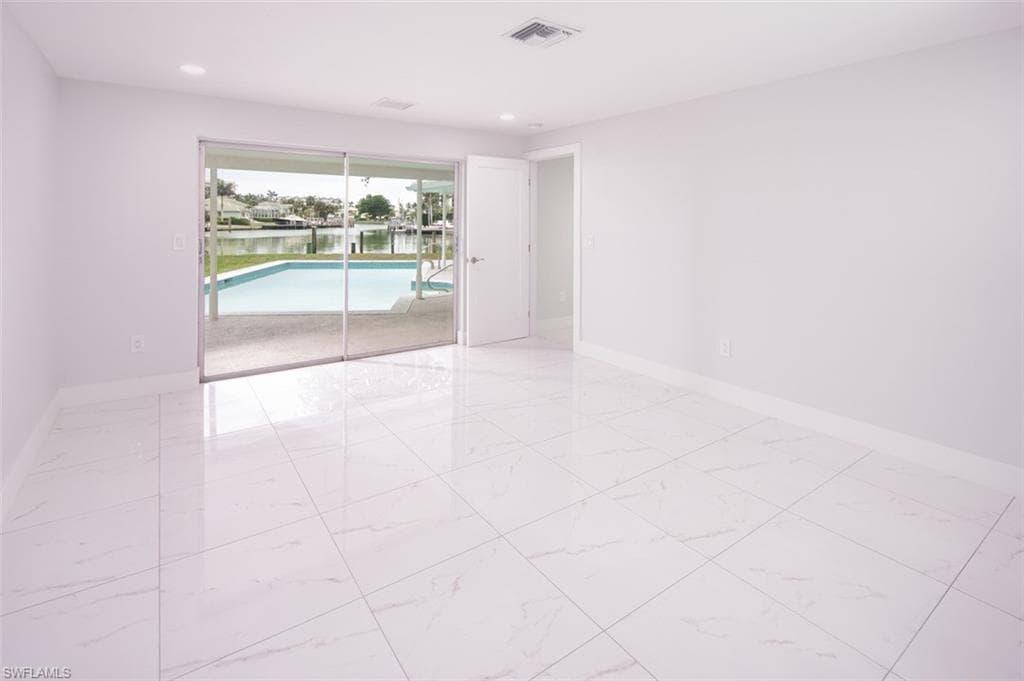 320 Bow Line Dr, Naples, FL 34103-14
