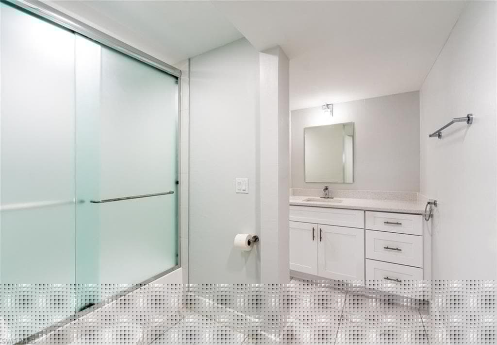 320 Bow Line Dr, Naples, FL 34103-15