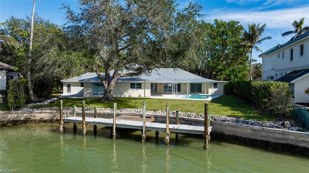 320 Bow Line Dr, Naples, FL 34103-3