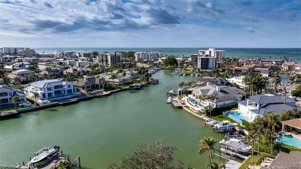 320 Bow Line Dr, Naples, FL 34103-7