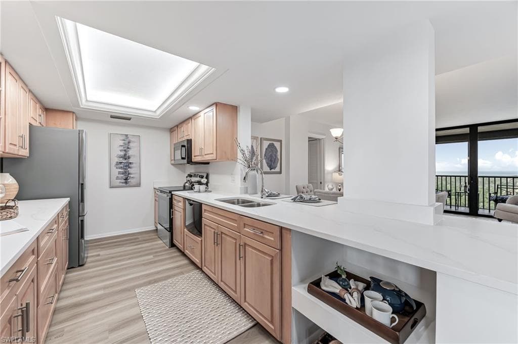 17 Bluebill Ave 604, Naples, FL 34108-1