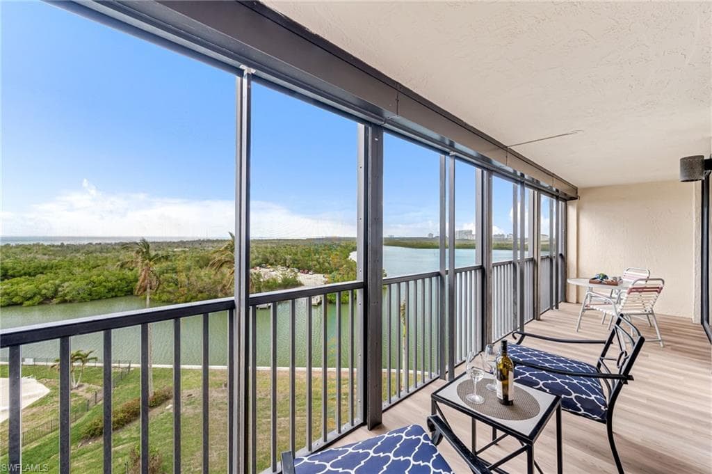 17 Bluebill Ave 604, Naples, FL 34108-22