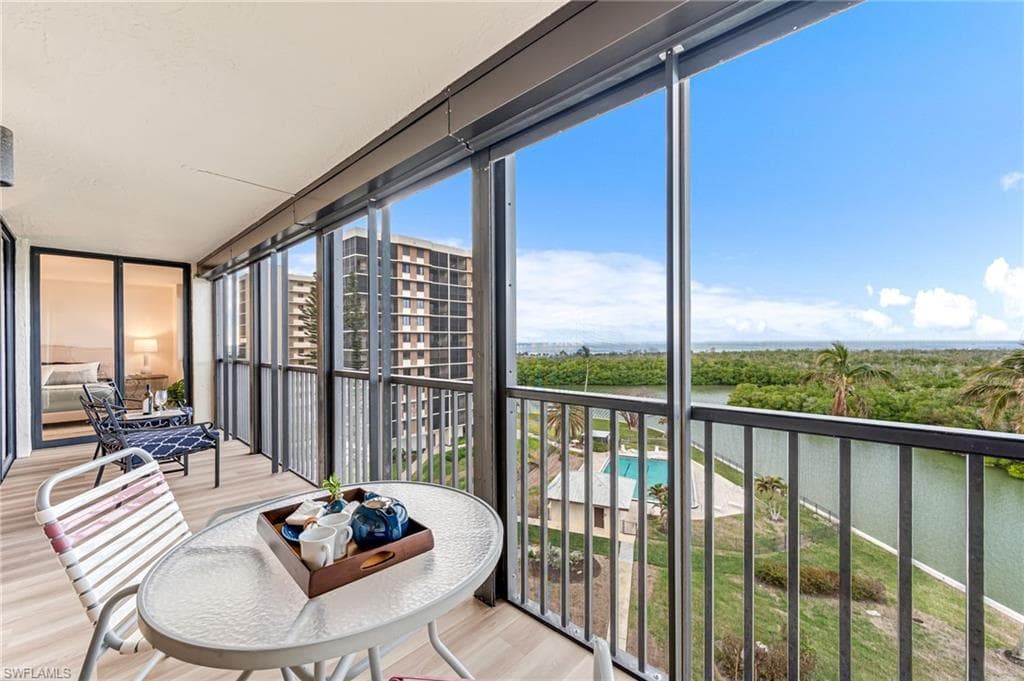 17 Bluebill Ave 604, Naples, FL 34108-23