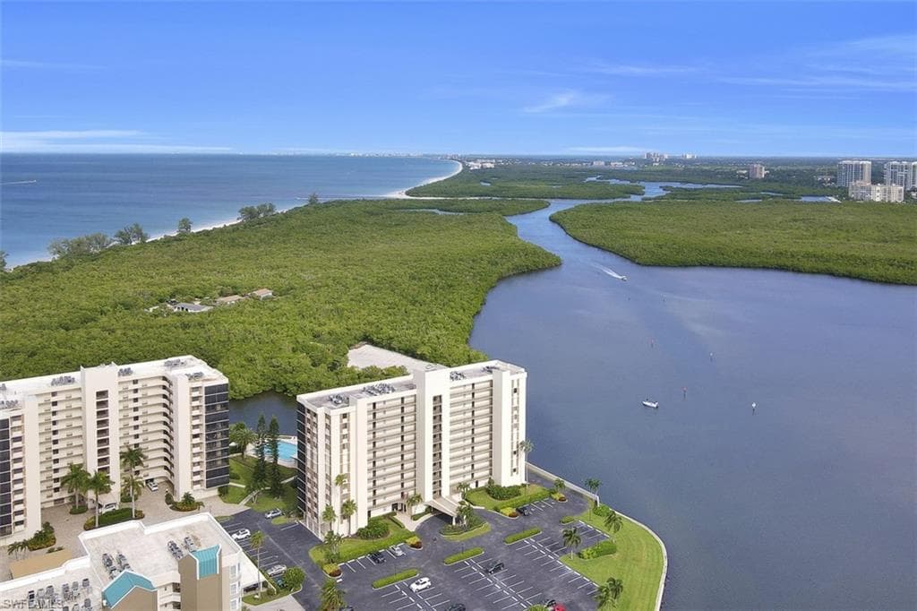 17 Bluebill Ave 604, Naples, FL 34108-29