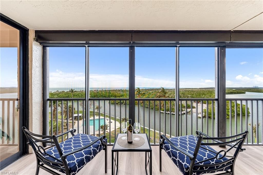 17 Bluebill Ave 604, Naples, FL 34108-3