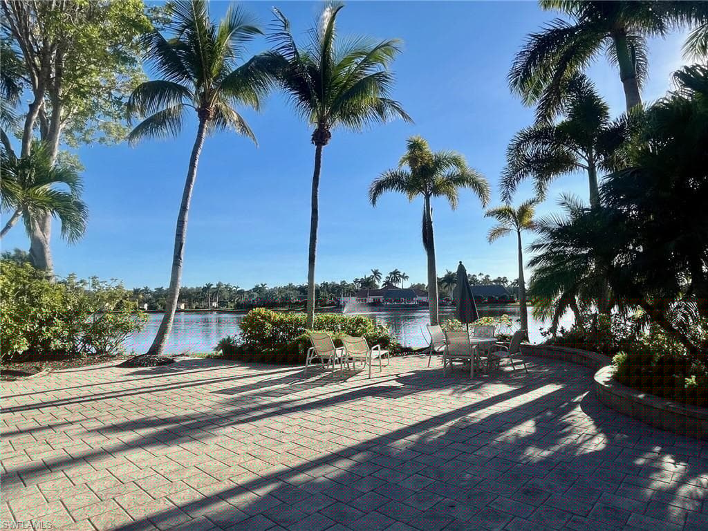 4763 Southern Breeze Dr, Naples, FL 34114-4