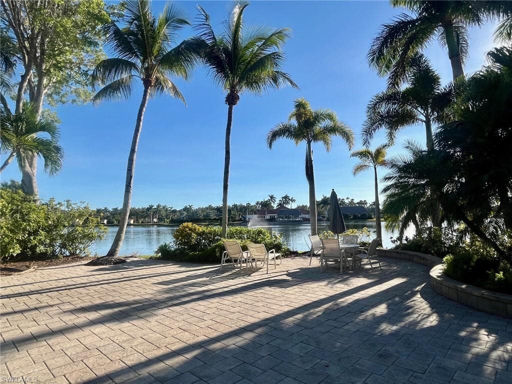 4763 Southern Breeze Dr, Naples, FL 34114-4