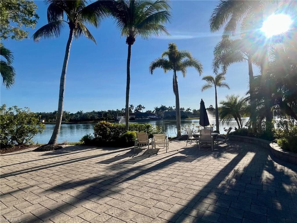 4763 Southern Breeze Dr, Naples, FL 34114-5