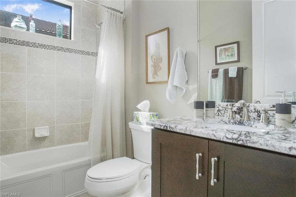 1371 Petone Ct, Naples, FL 34113-28