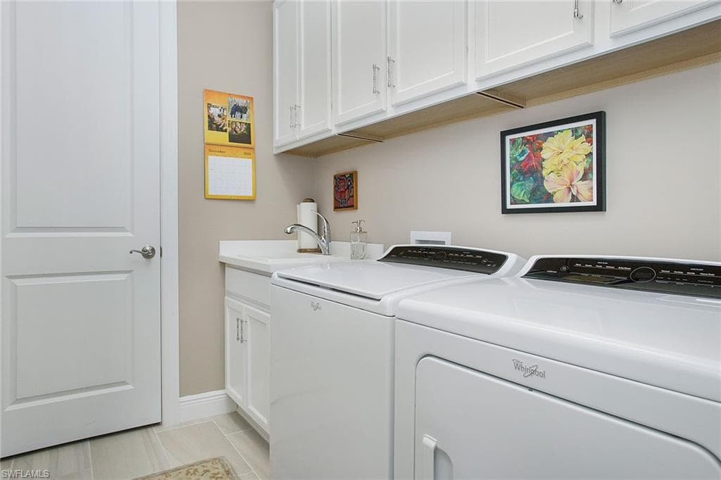 1371 Petone Ct, Naples, FL 34113-29