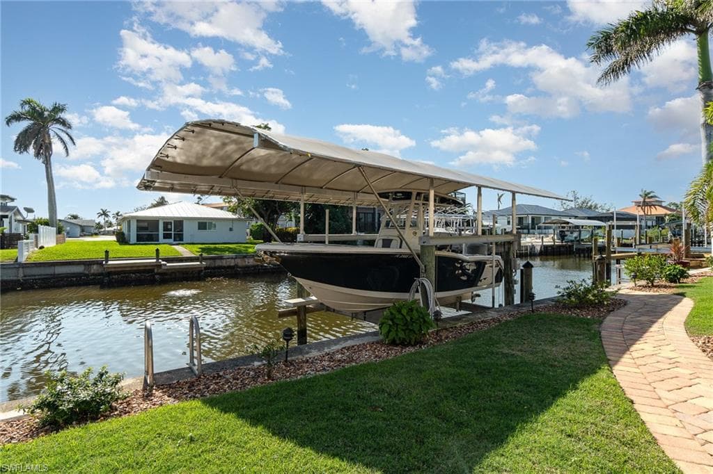 218 2nd St, Bonita Springs, FL 34134-34