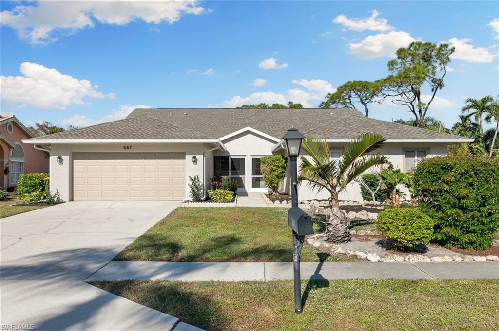 657 Saint Andrews Blvd 106-1, Naples, FL 34113-2