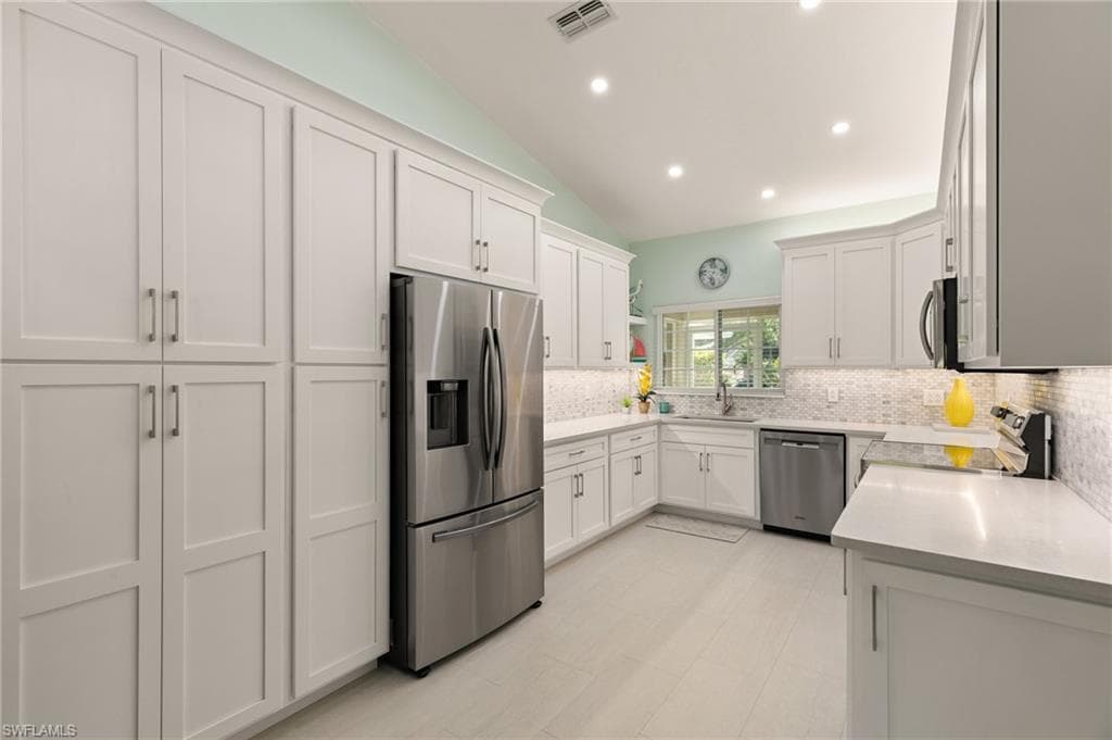 657 Saint Andrews Blvd 106-1, Naples, FL 34113-4