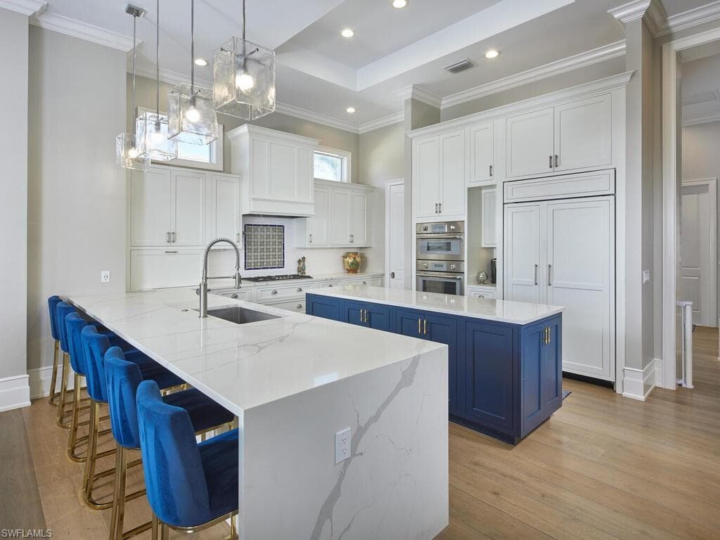 246 Mermaids Bight, Naples, FL 34103-4