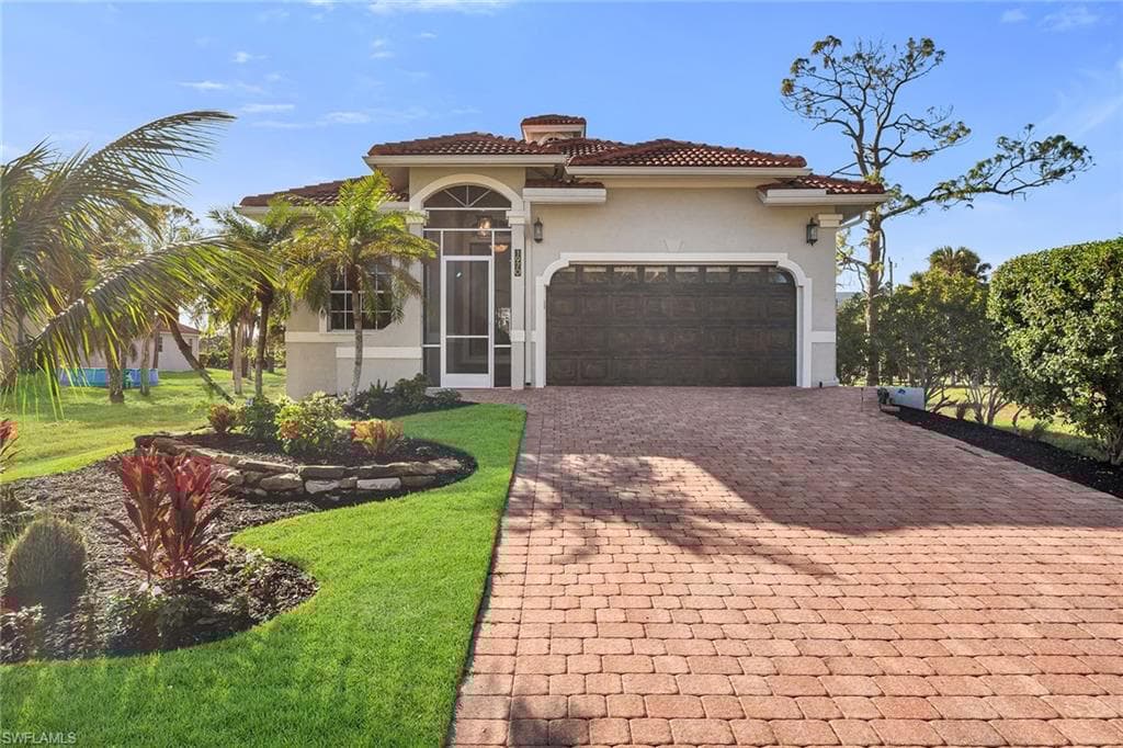 1970 Danford St, Naples, FL 34112-1