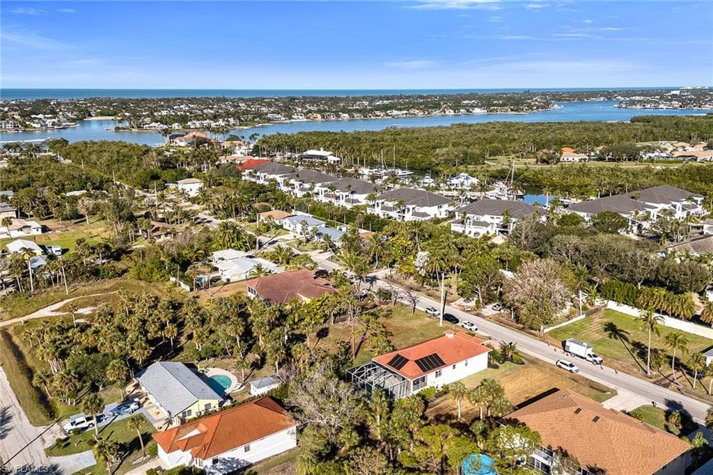 1970 Danford St, Naples, FL 34112-45