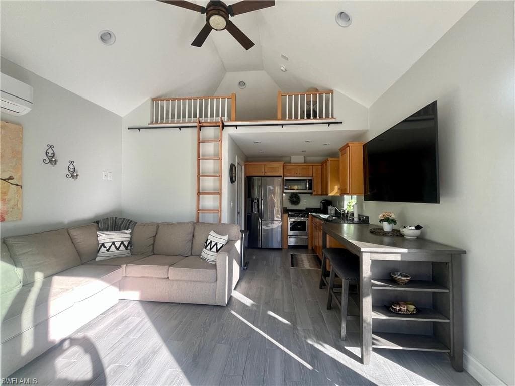 5003 Coach Ln, Naples, FL 34114-10