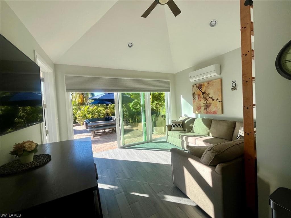 5003 Coach Ln, Naples, FL 34114-14