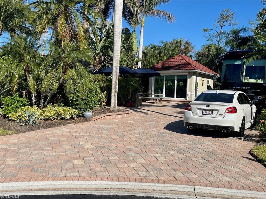 5003 Coach Ln, Naples, FL 34114-20