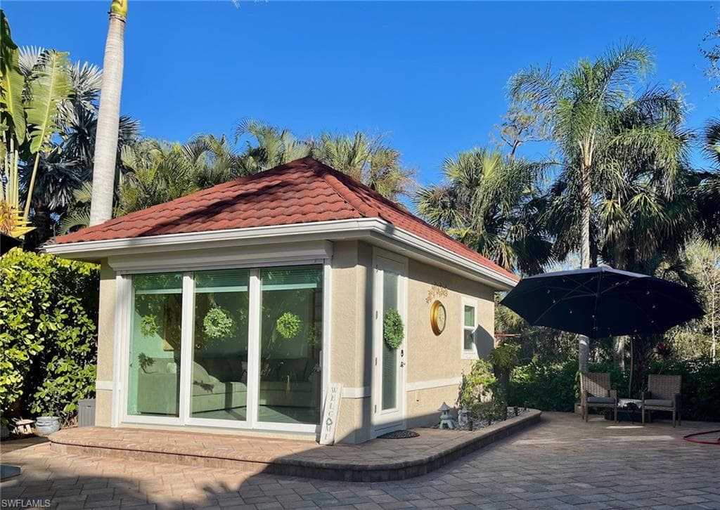 5003 Coach Ln, Naples, FL 34114-4