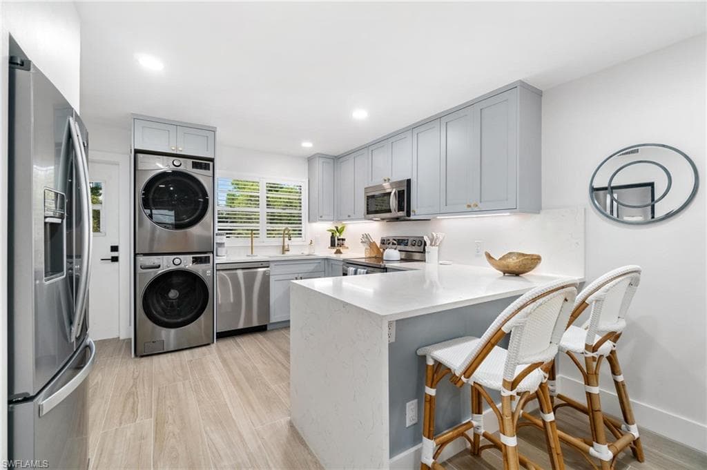 1100 8th Ave S 206c, Naples, FL 34102-1