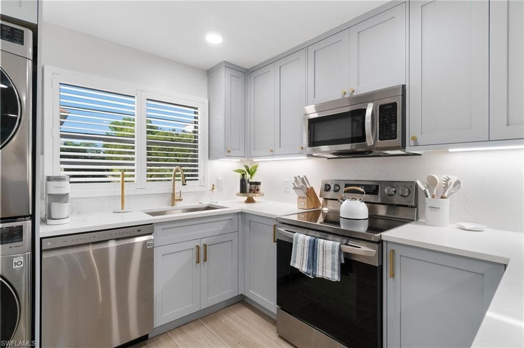1100 8th Ave S 206c, Naples, FL 34102-22