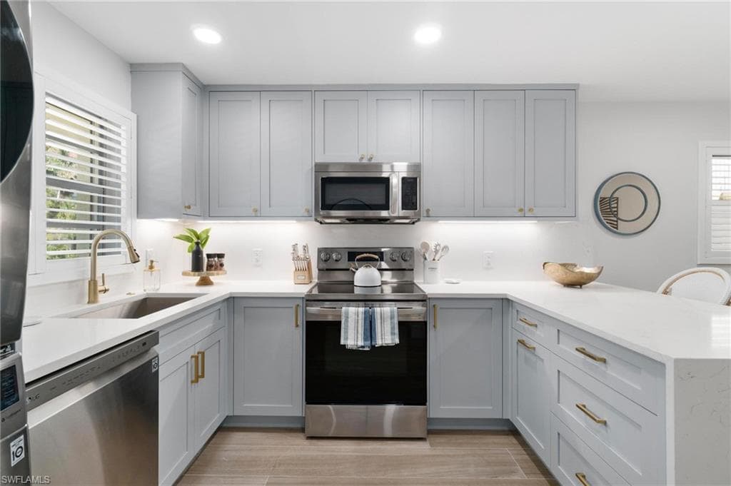 1100 8th Ave S 206c, Naples, FL 34102-23
