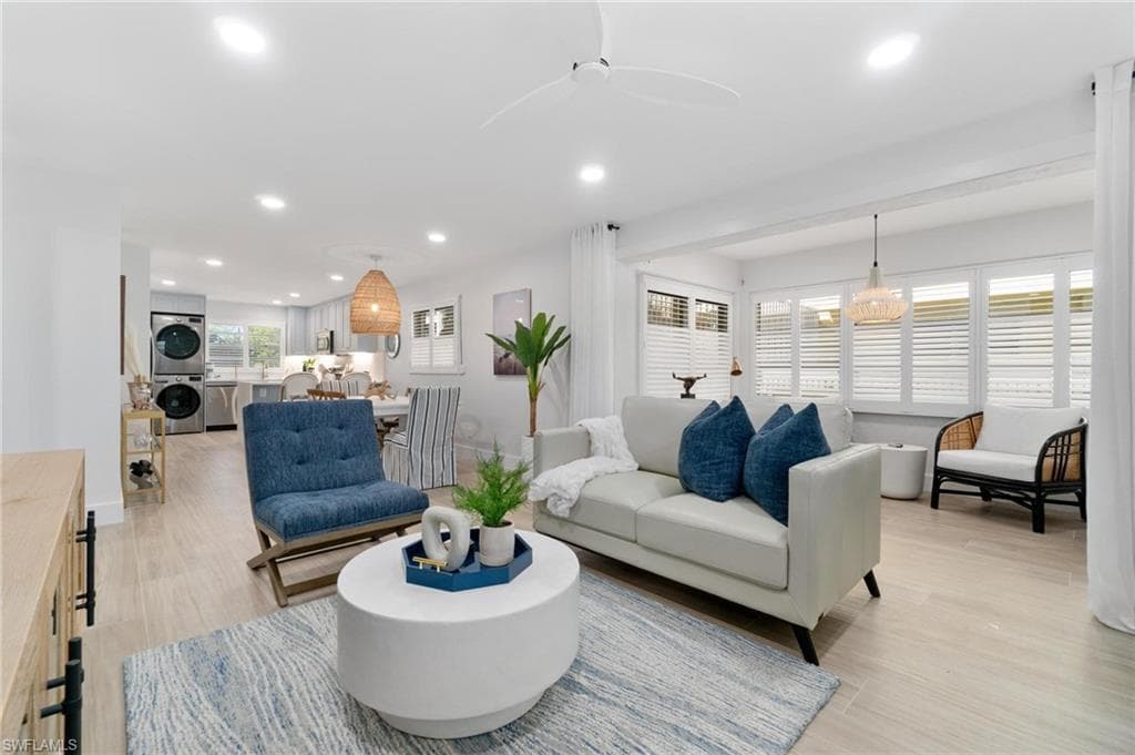 1100 8th Ave S 206c, Naples, FL 34102-4