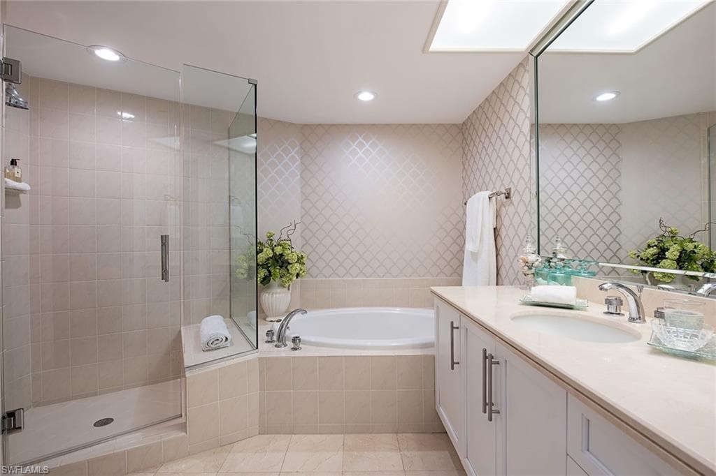 3991 Gulf Shore Blvd N Ph102, Naples, FL 34103-20