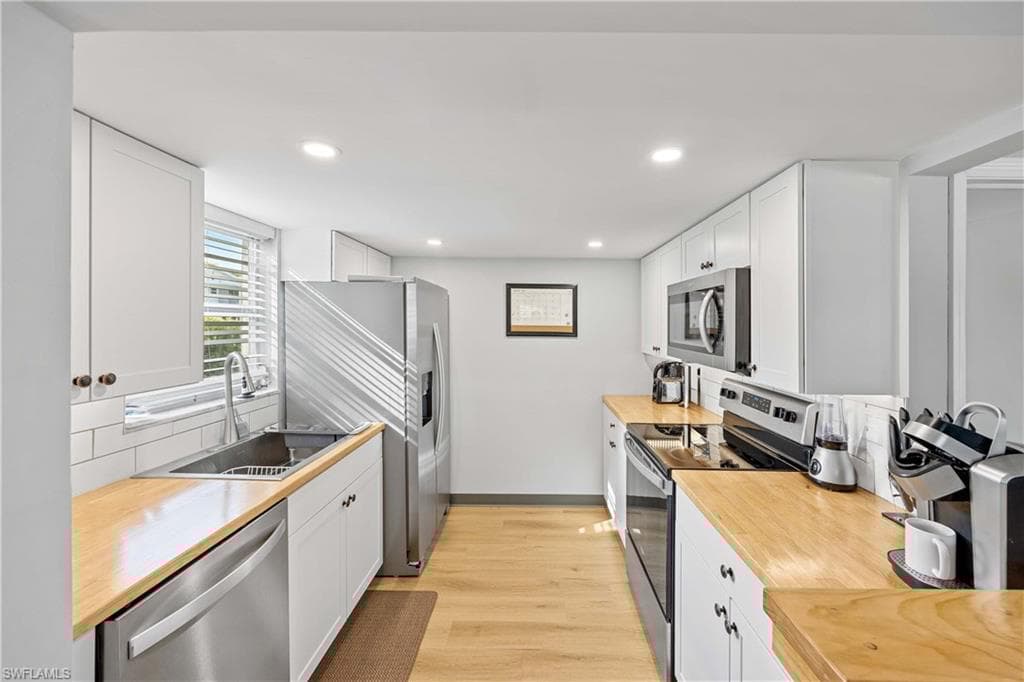 1686 Blue Point Ave A1, Naples, FL 34102-10