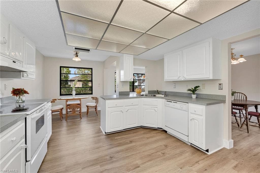4925 Molokai Dr 16, Naples, FL 34112-17