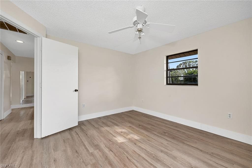 4925 Molokai Dr 16, Naples, FL 34112-30