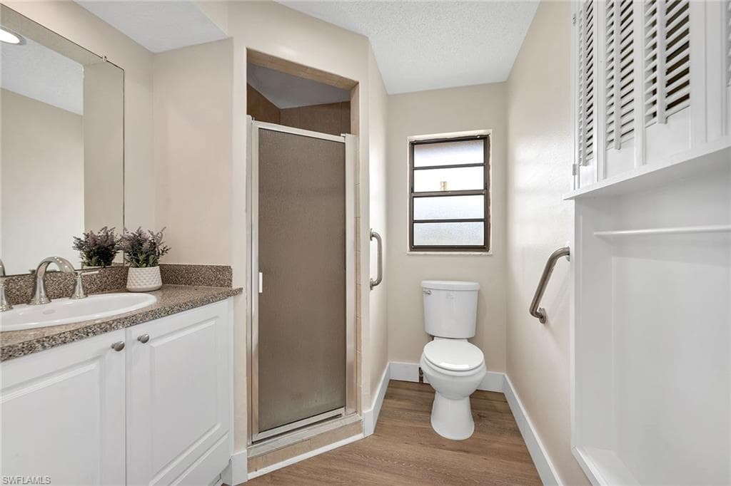 4925 Molokai Dr 16, Naples, FL 34112-32