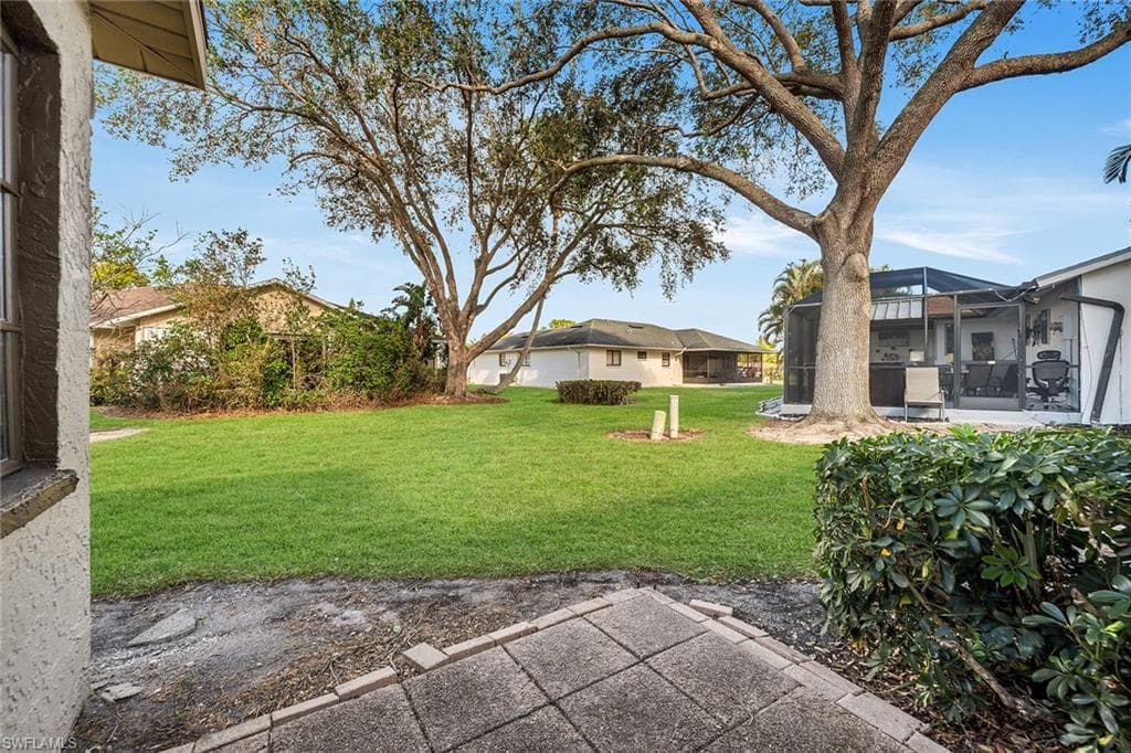 4925 Molokai Dr 16, Naples, FL 34112-33