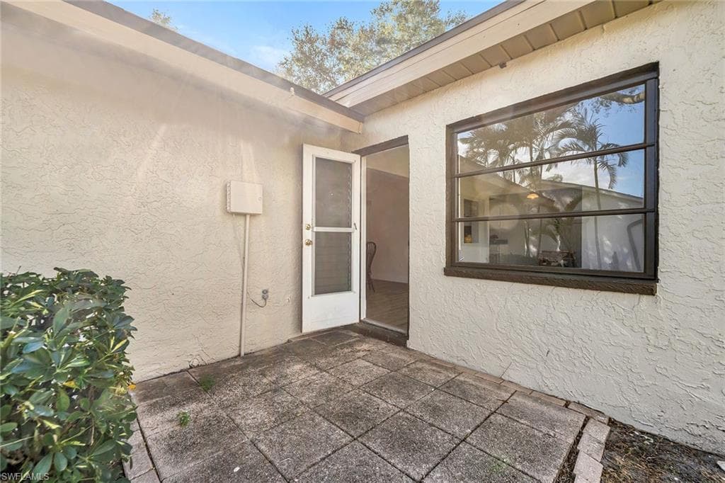 4925 Molokai Dr 16, Naples, FL 34112-34
