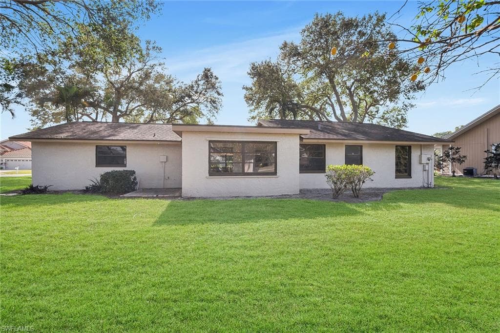 4925 Molokai Dr 16, Naples, FL 34112-36
