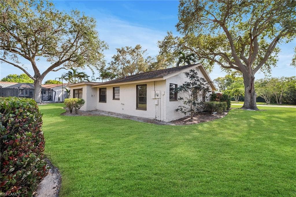 4925 Molokai Dr 16, Naples, FL 34112-37