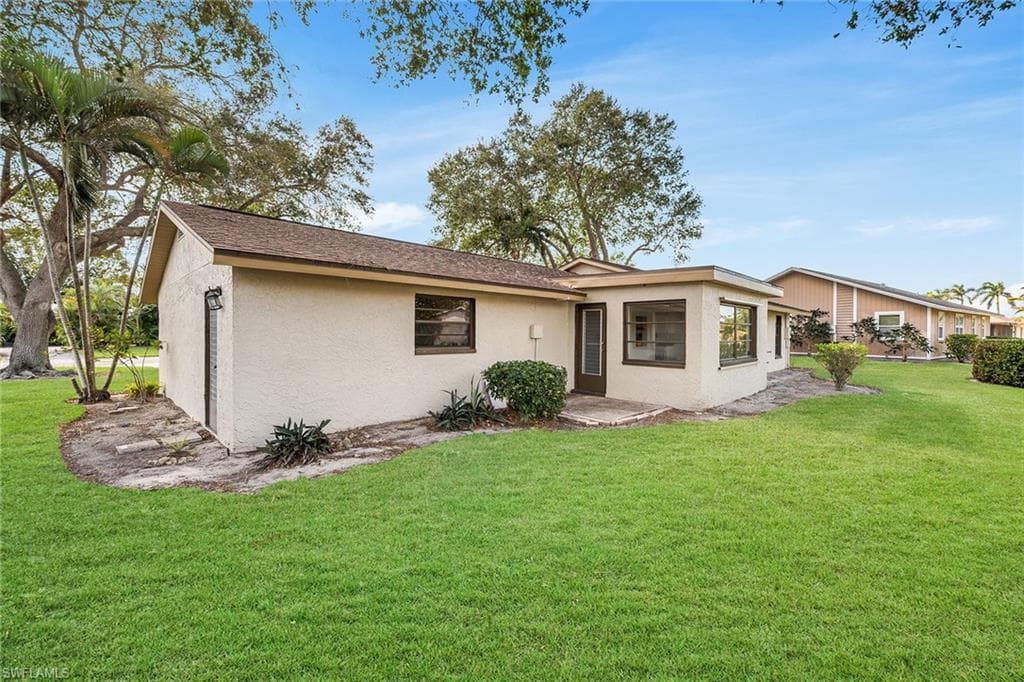 4925 Molokai Dr 16, Naples, FL 34112-38
