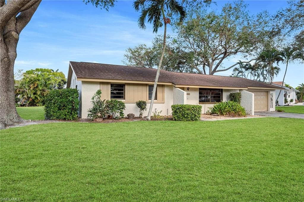 4925 Molokai Dr 16, Naples, FL 34112-41