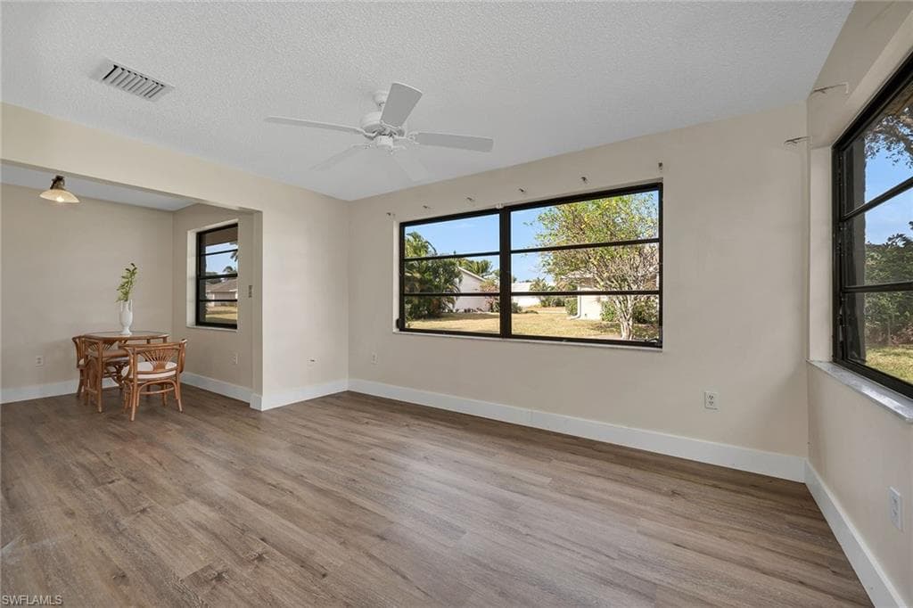 4925 Molokai Dr 16, Naples, FL 34112-7
