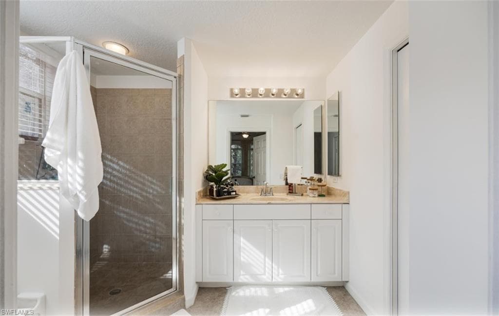 10032 Heather Ln 1204, Naples, FL 34119-20