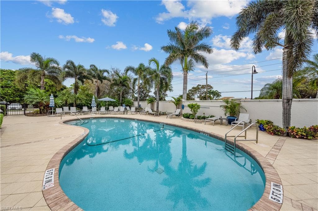 10032 Heather Ln 1204, Naples, FL 34119-26