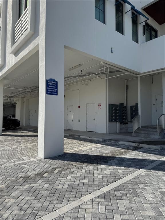 101 8th St 208, Naples, Fl 34102-14