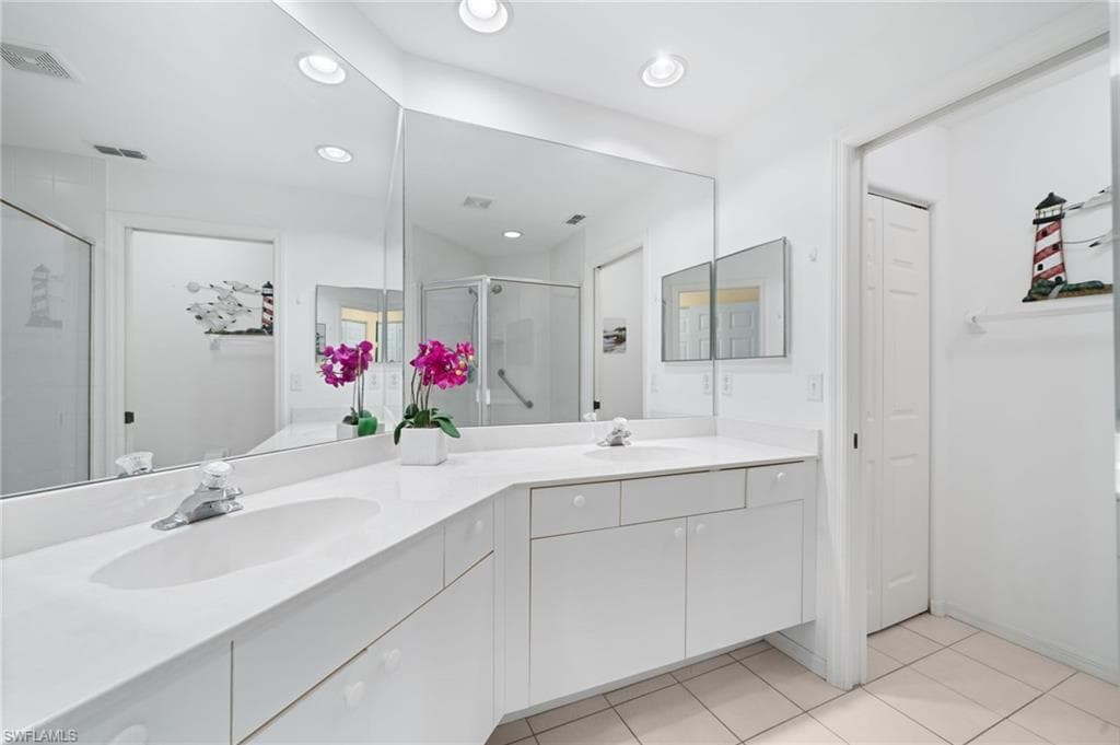 1220 Sarah Jean Cir L105, Naples, FL 34110-19