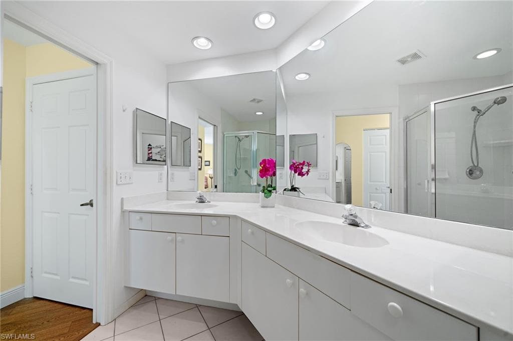 1220 Sarah Jean Cir L105, Naples, FL 34110-20