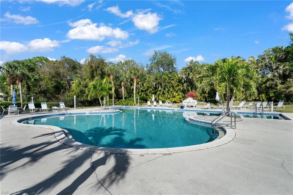 1220 Sarah Jean Cir L105, Naples, FL 34110-32