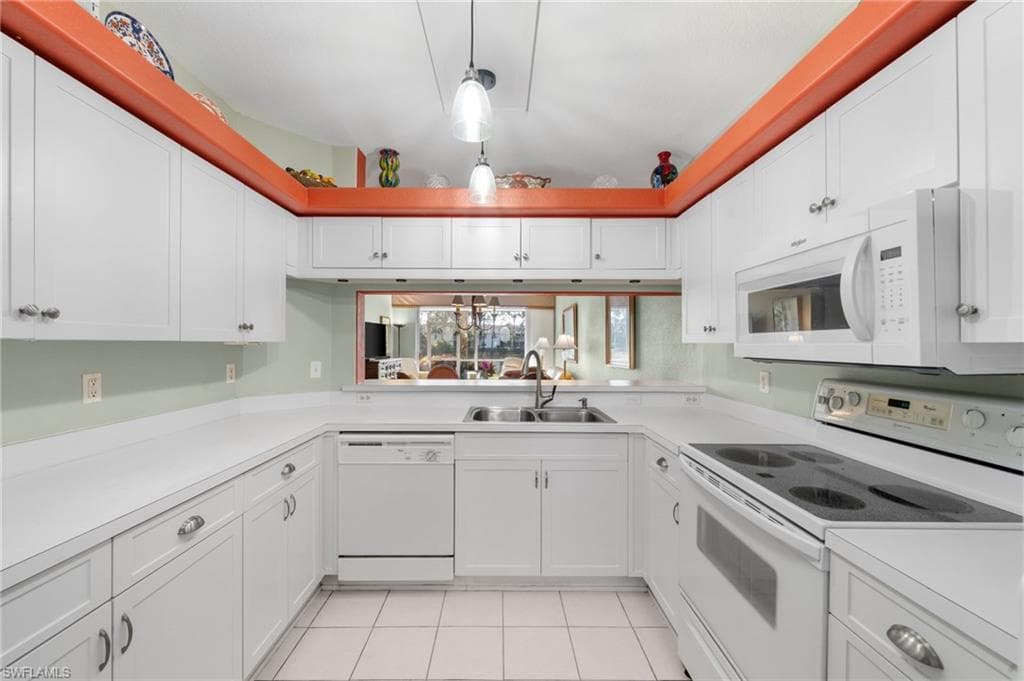 1220 Sarah Jean Cir L105, Naples, FL 34110-7