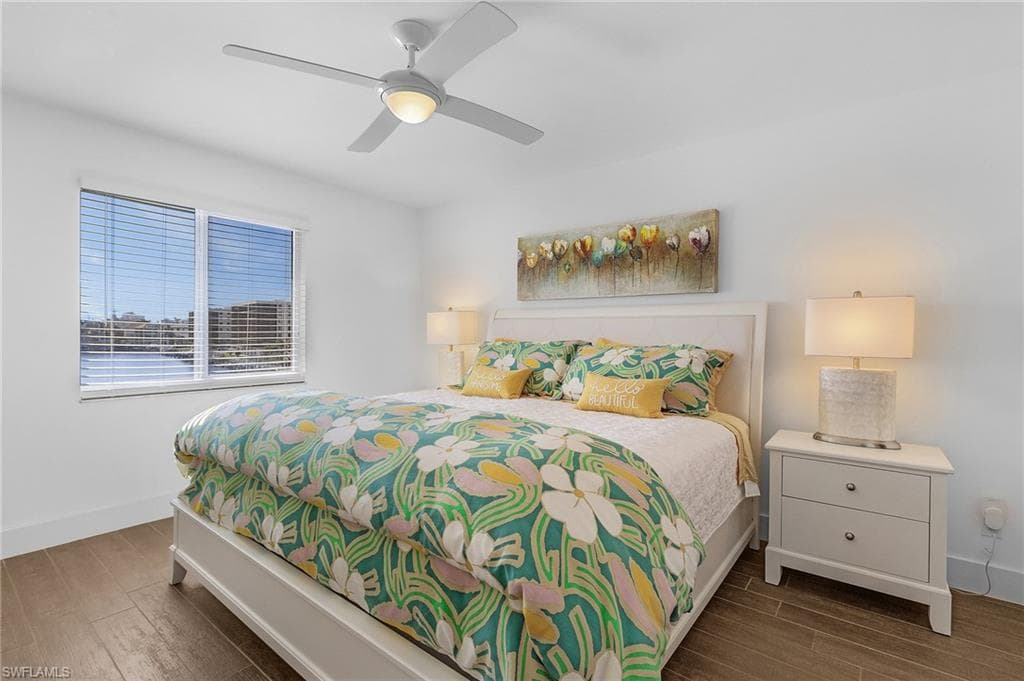10682 Gulf Shore Dr C302, Naples, FL 34108-11